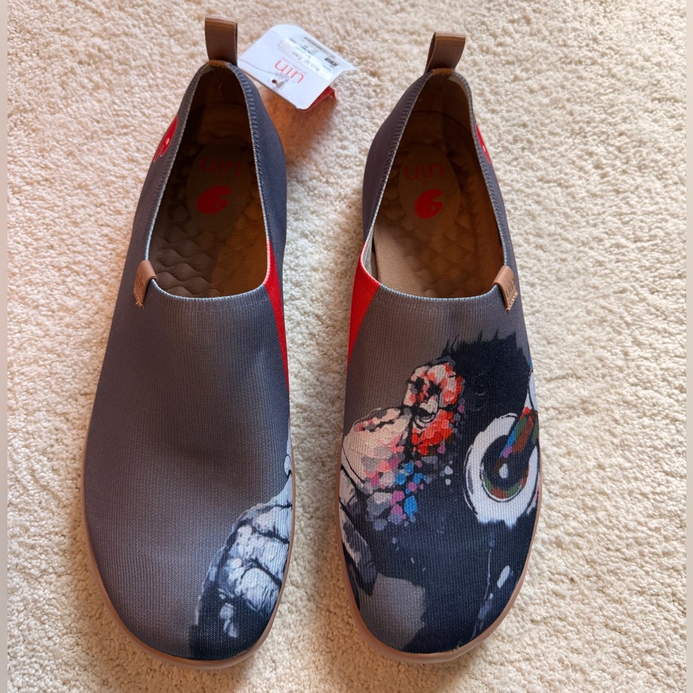 NWT uin Art Travel Shoes, size12